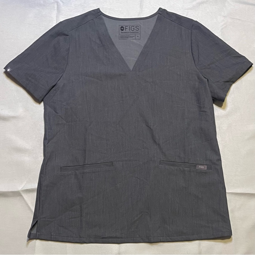 FIGS Men’s Charcoal Gray V-Neck Scrub Top